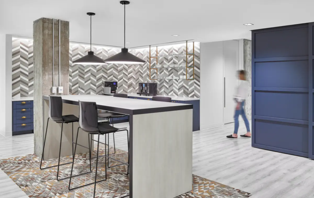 Café and coffee bar at The 365 Bay Centre (2018 photo)